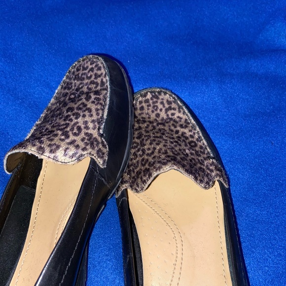 Closed toed flats with cheetah print front - Picture 2 of 6